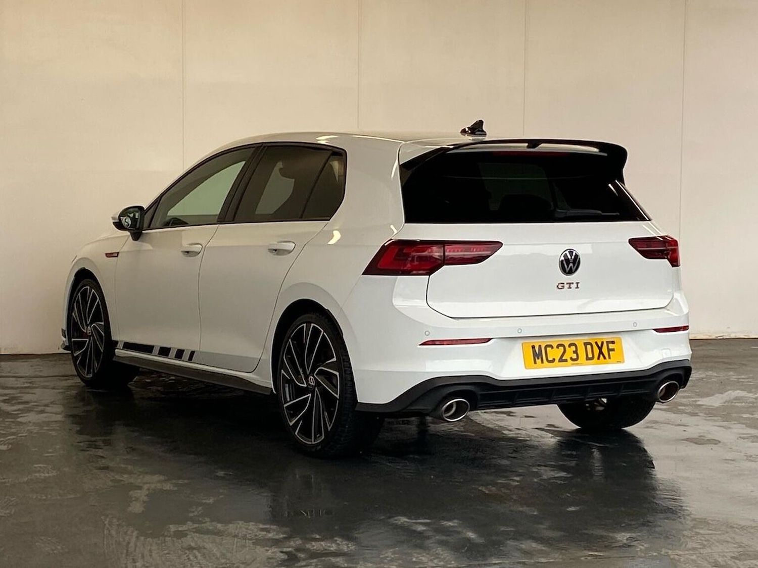 Used Volkswagen Golf 2023 for sale - 77946114: Photo 2