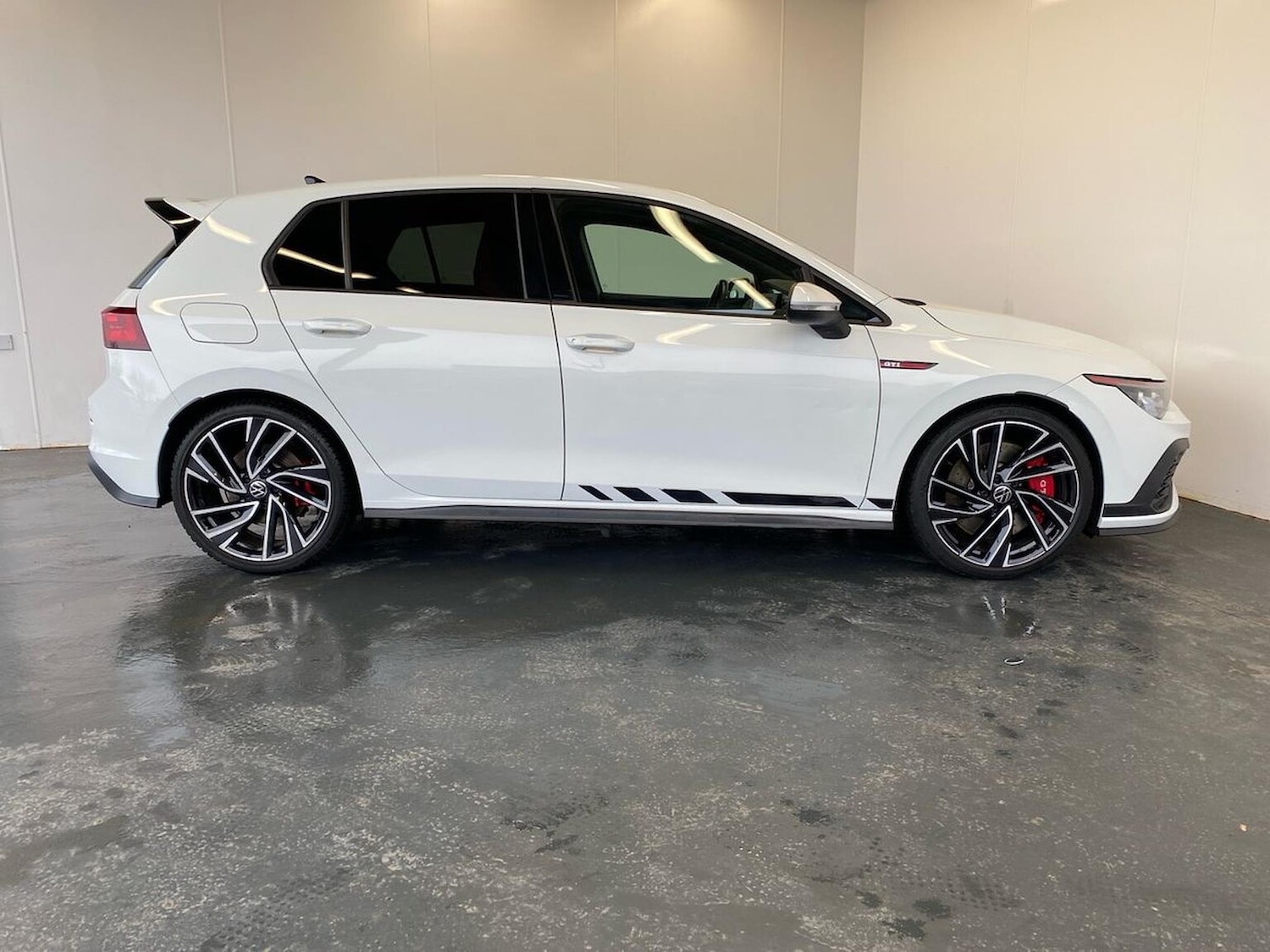 Used Volkswagen Golf 2023 for sale - 77946114: Photo 3