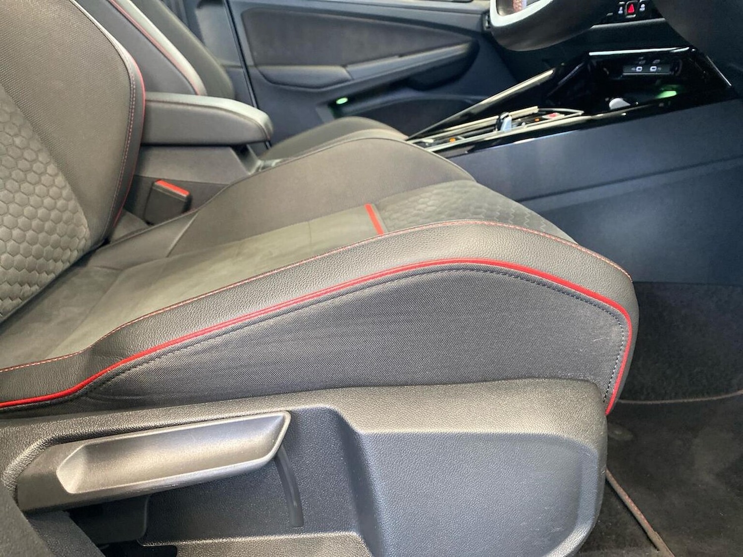 Used Volkswagen Golf 2023 for sale - 77946114: Photo 30