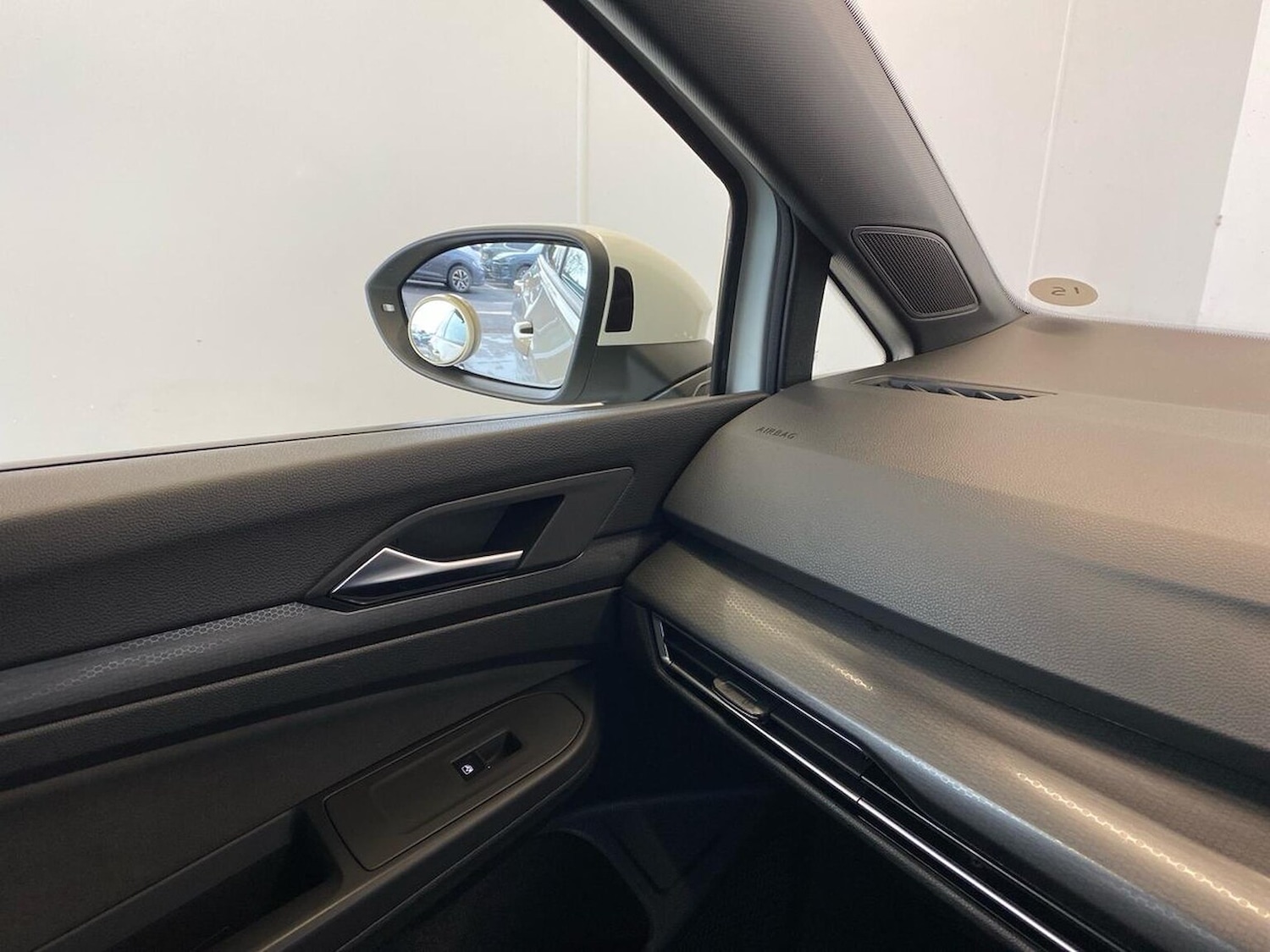 Used Volkswagen Golf 2023 for sale - 77946114: Photo 31