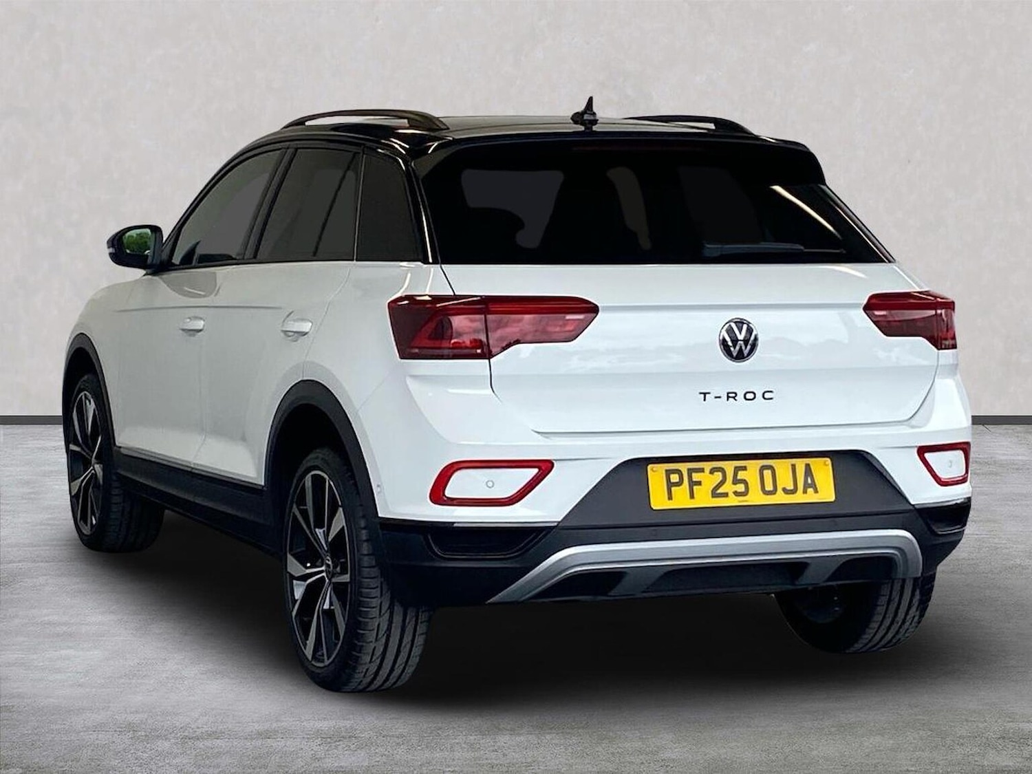 Used Volkswagen T-Roc 2025 for sale - 76174227: Photo 2