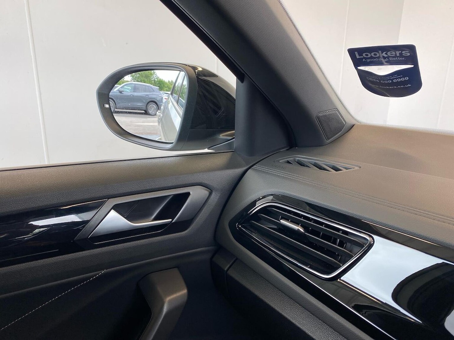Used Volkswagen T-Roc 2025 for sale - 76174227: Photo 30