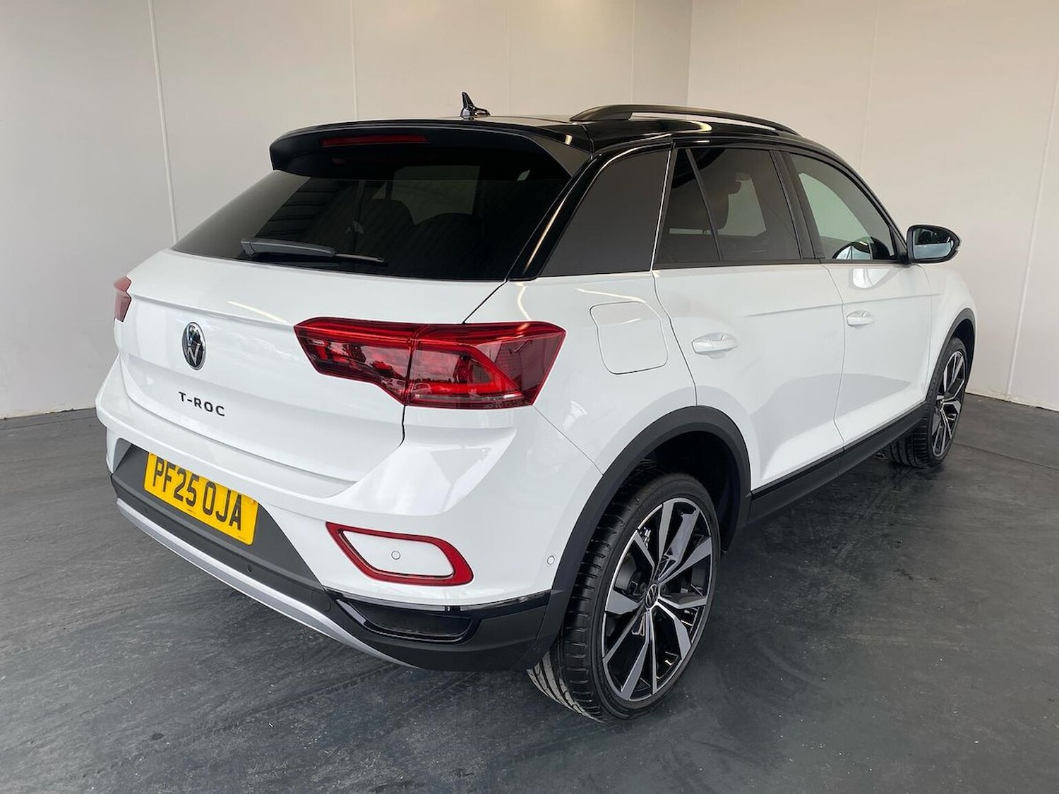 Used Volkswagen T-Roc 2025 for sale - 76174227: Photo 35