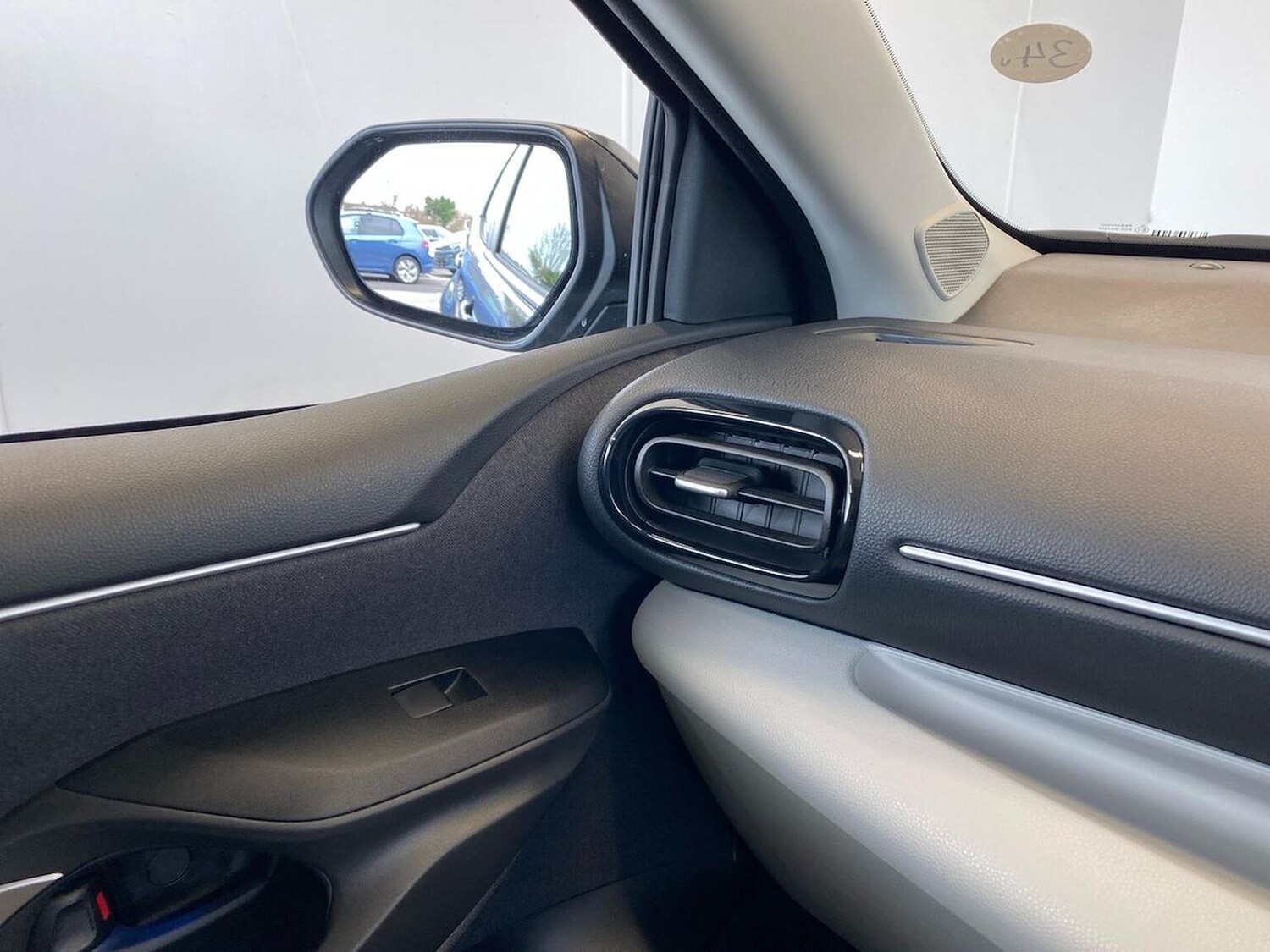 Used Toyota Yaris 2023 for sale - 78194933: Photo 31