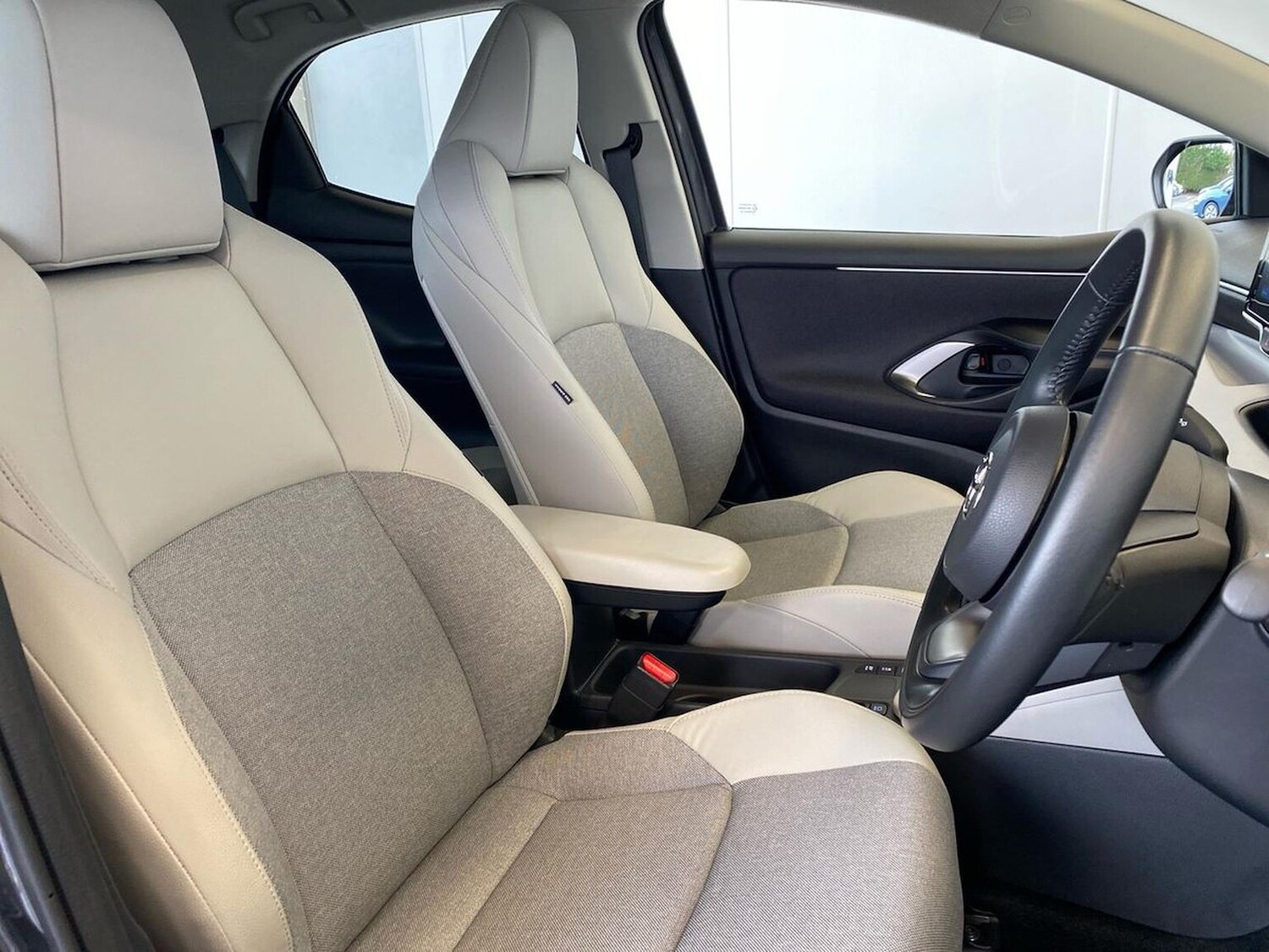 Used Toyota Yaris 2023 for sale - 78194933: Photo 32