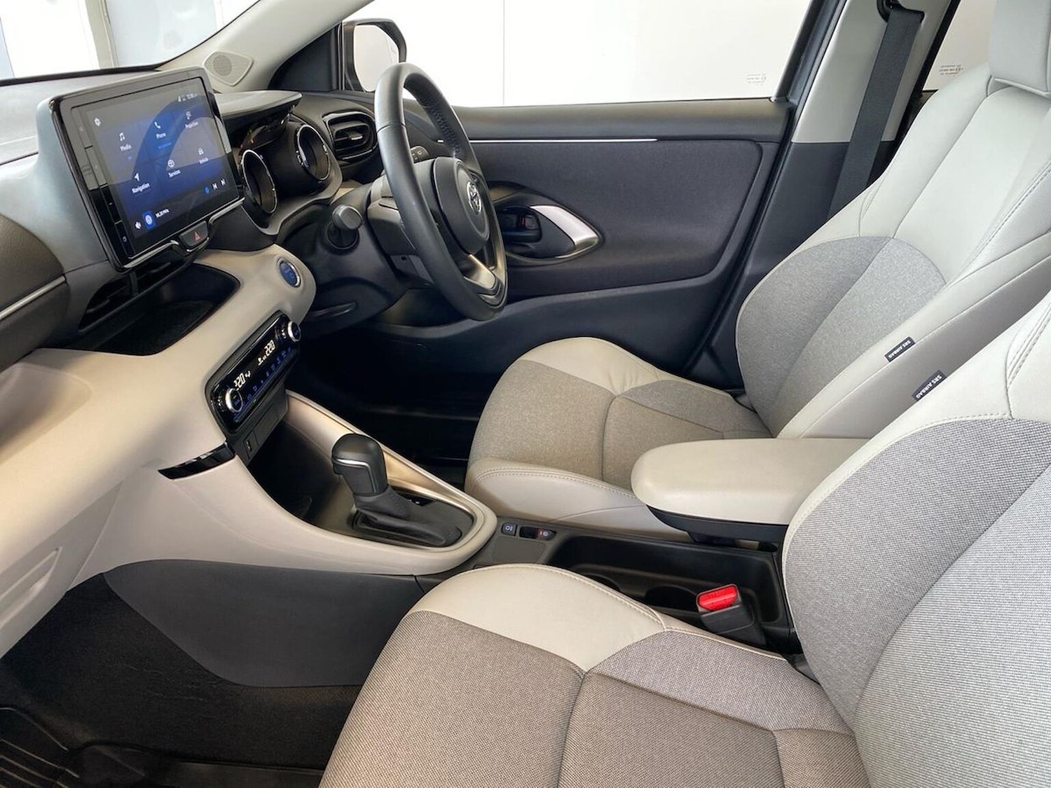 Used Toyota Yaris 2023 for sale - 78194933: Photo 39