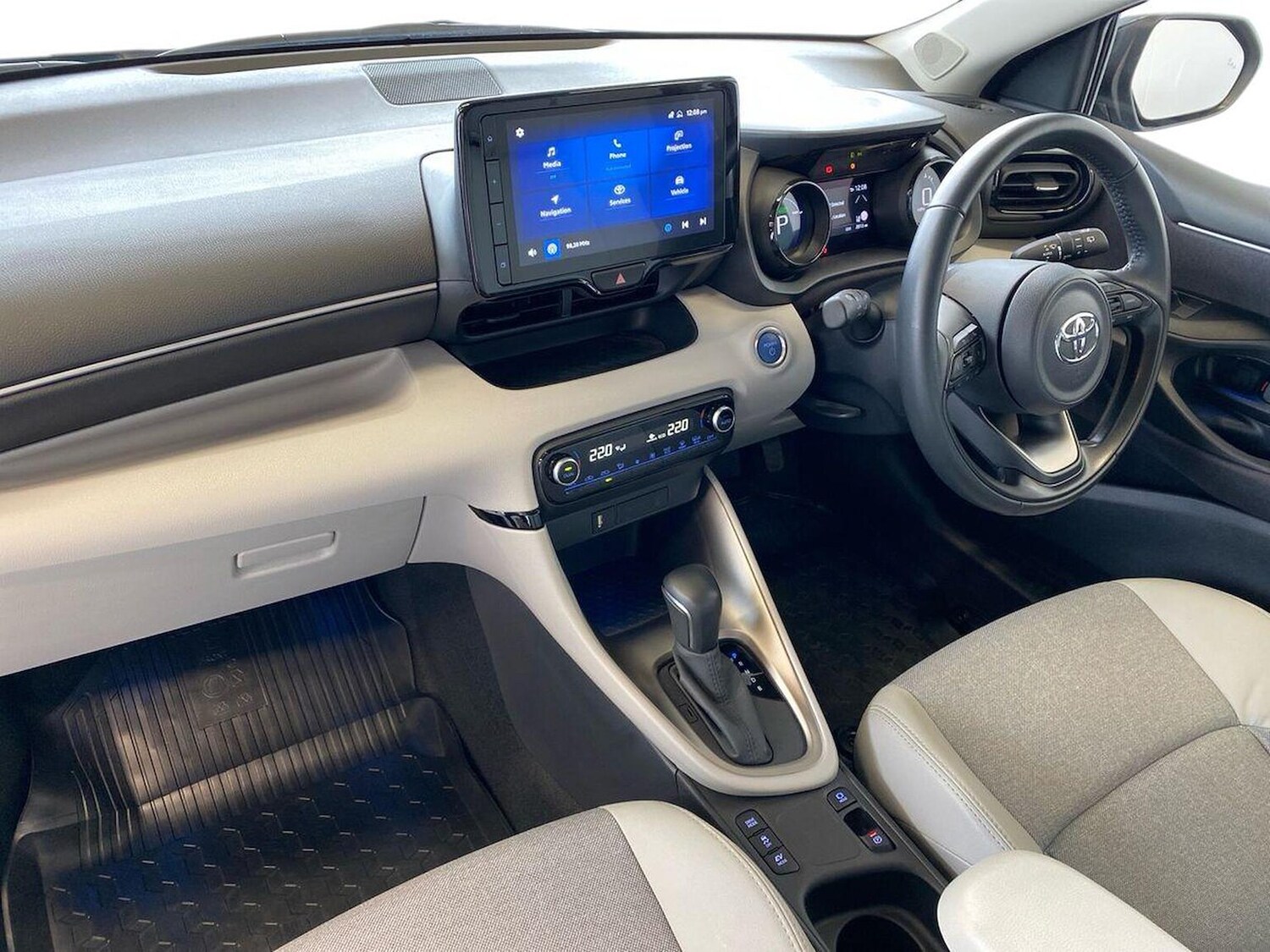 Used Toyota Yaris 2023 for sale - 78194933: Photo 7