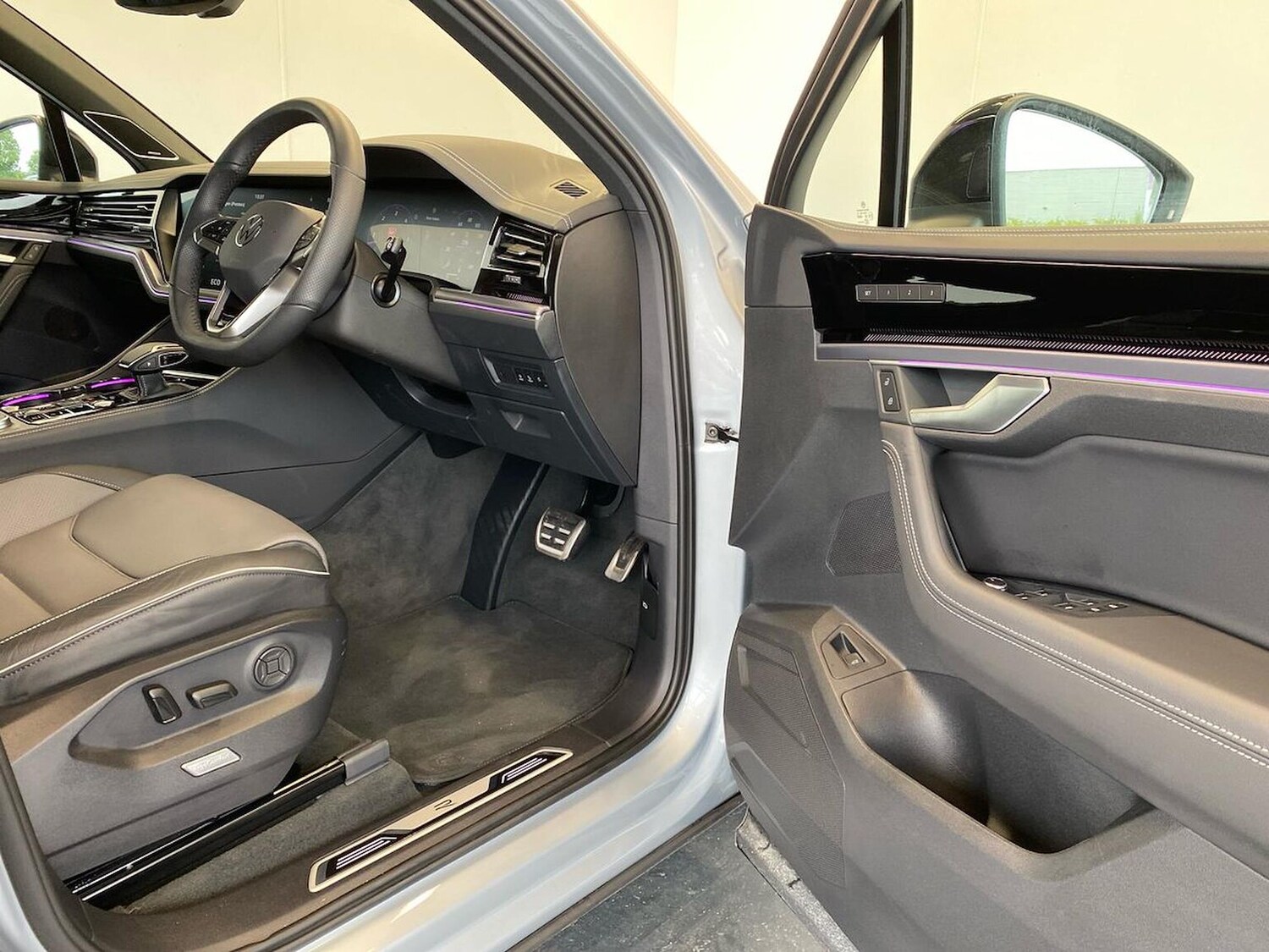 Used Volkswagen Touareg 2025 for sale - 76127170: Photo 21