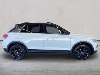 Used Volkswagen T-Roc 2021 for sale - 78202074: Photo