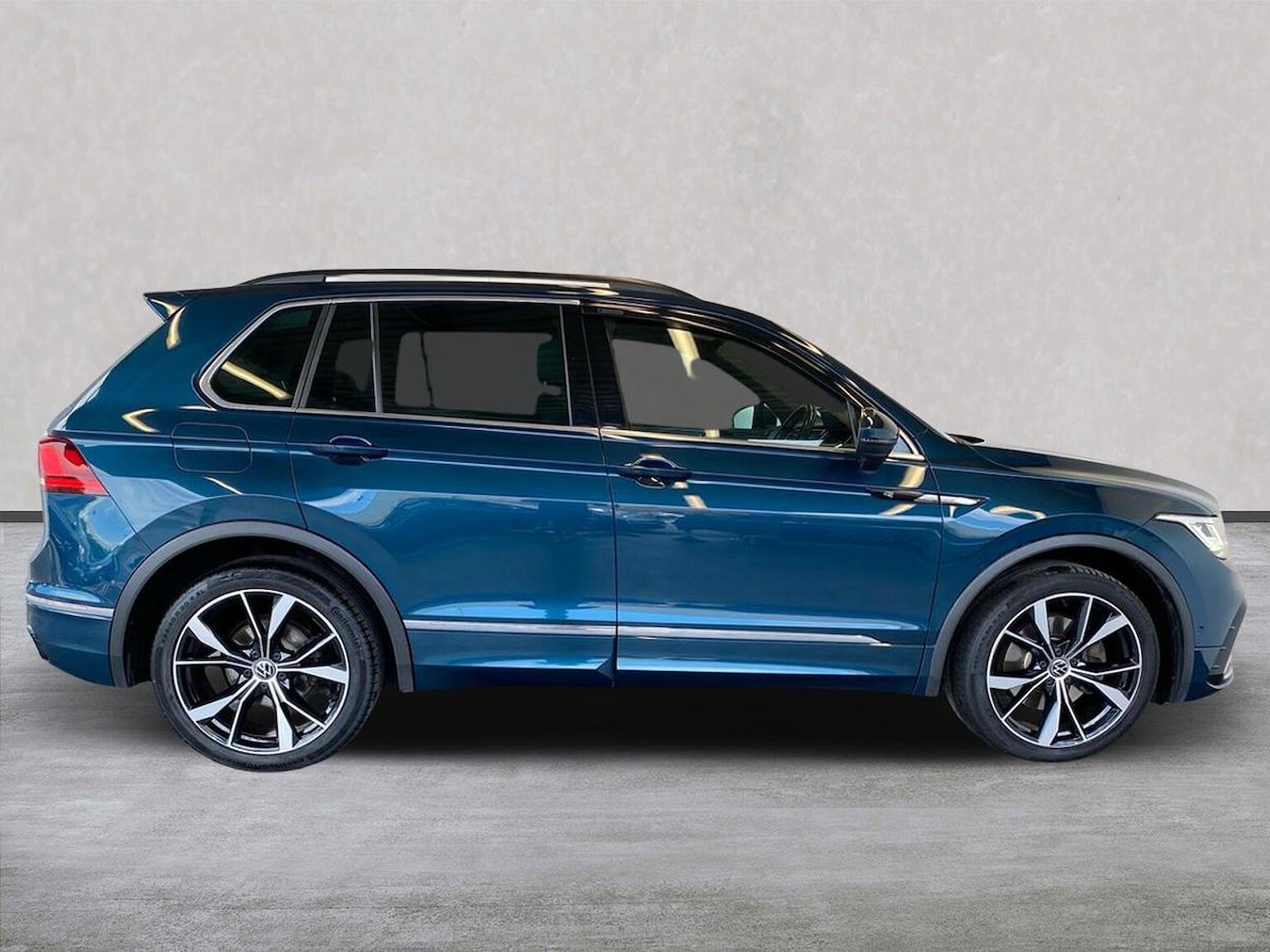 Used Volkswagen Tiguan 2023 for sale - 76206064: Photo 3