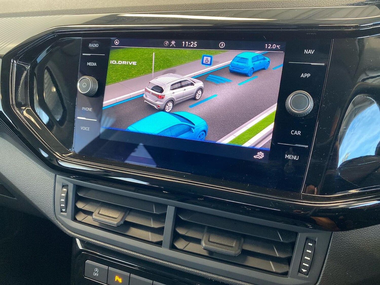 Used Volkswagen T-Cross 2023 for sale - 76142927: Photo 11