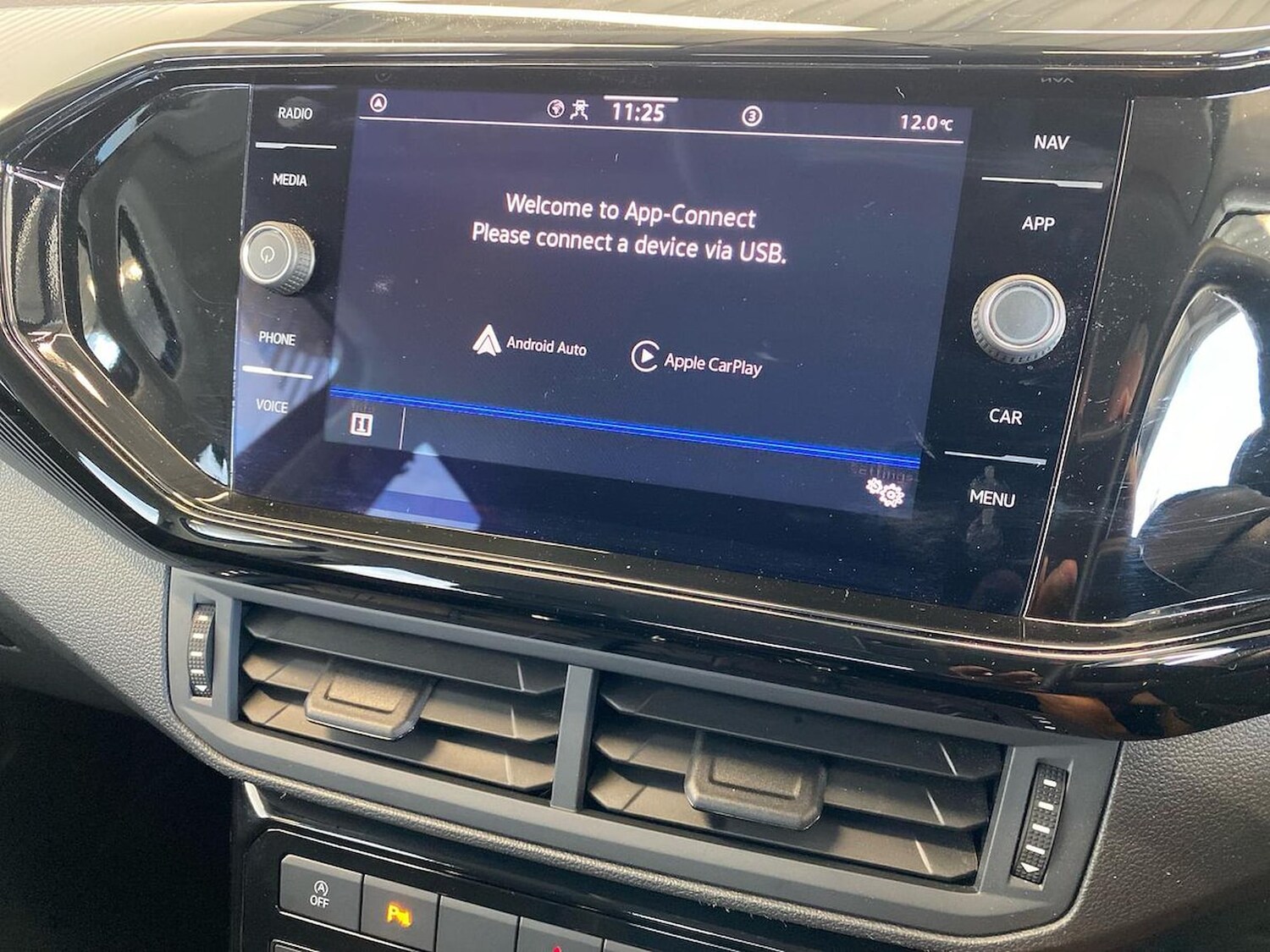 Used Volkswagen T-Cross 2023 for sale - 76142927: Photo 25