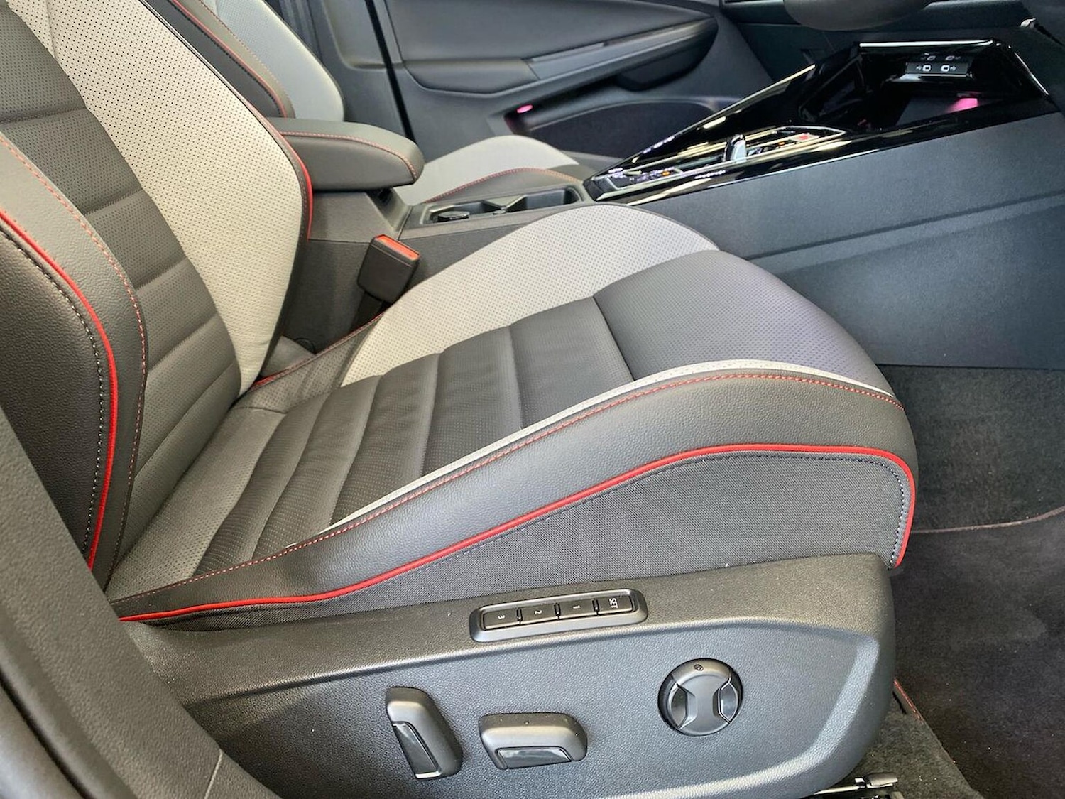 Used Volkswagen Golf 2025 for sale - 76177588: Photo 30