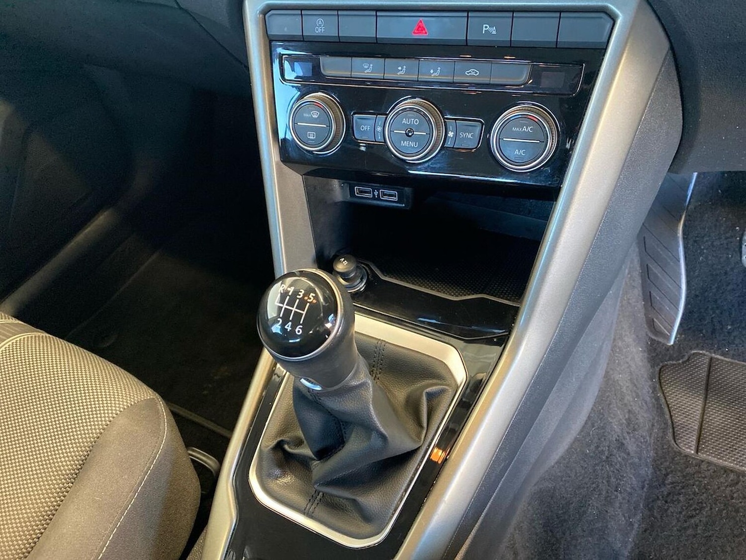 Used Volkswagen T-Roc 2020 for sale - 76725906: Photo 12