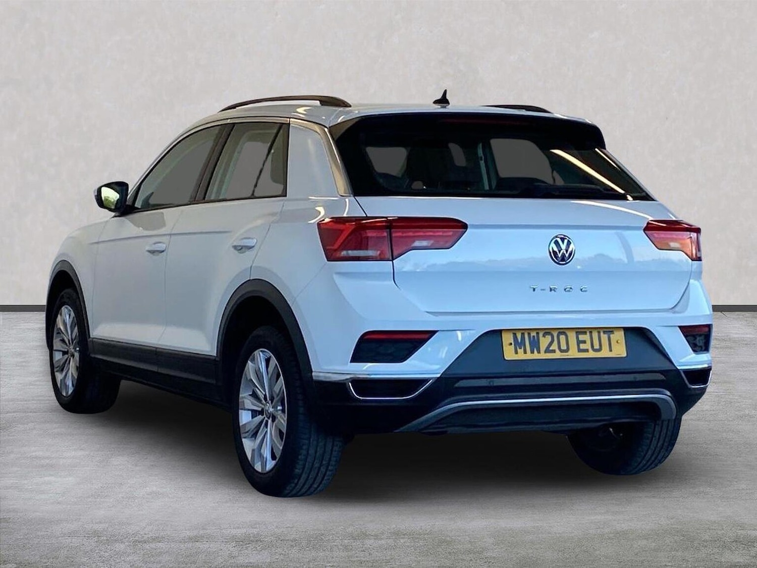 Used Volkswagen T-Roc 2020 for sale - 76725906: Photo 2