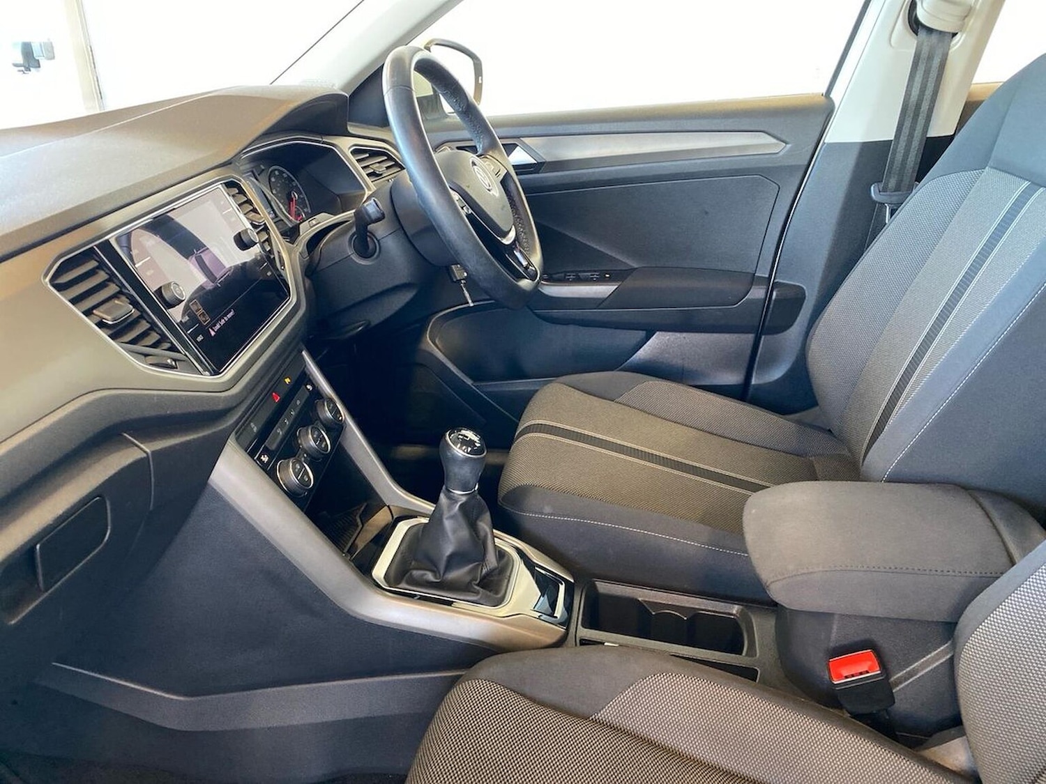 Used Volkswagen T-Roc 2020 for sale - 76725906: Photo 38