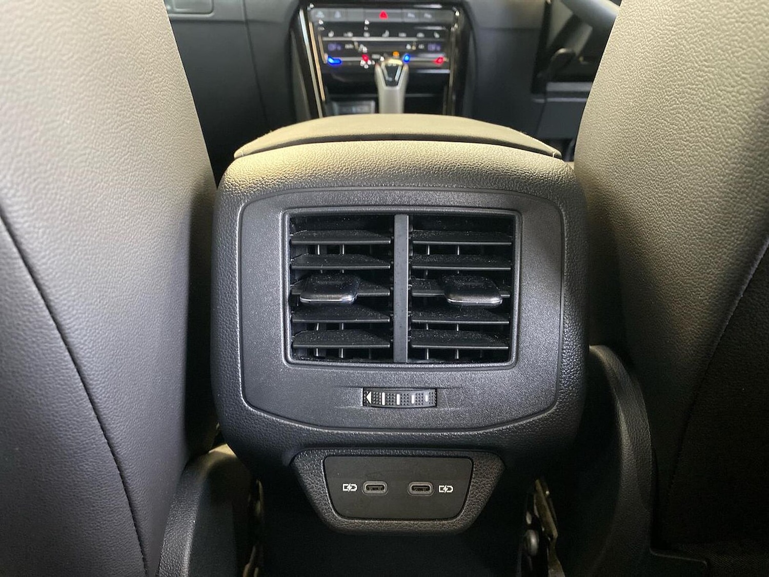 Used Volkswagen T-Roc 2023 for sale - 76040776: Photo 26