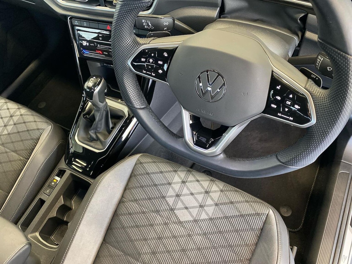 Used Volkswagen T-Roc 2023 for sale - 76040776: Photo 27
