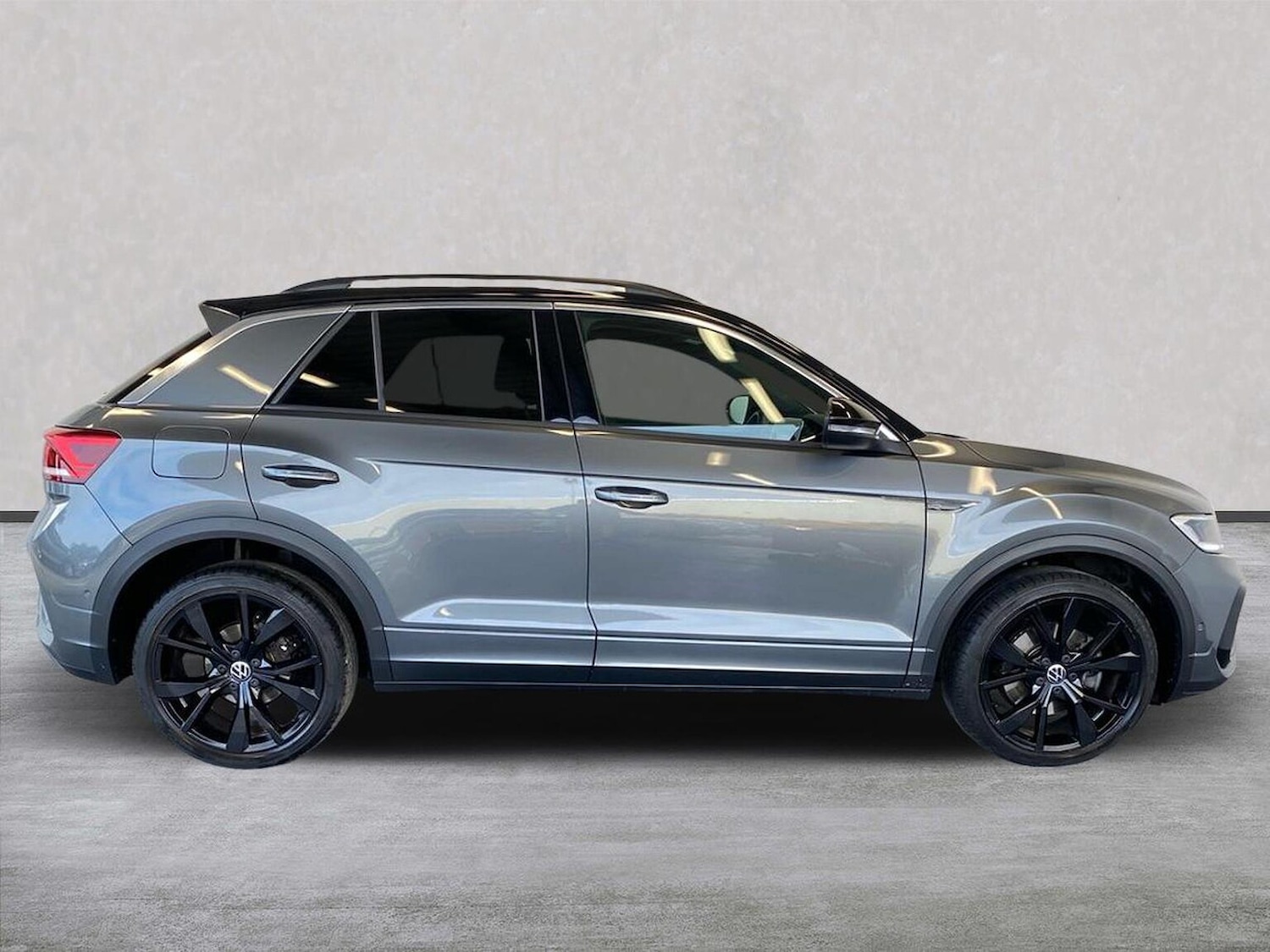 Used Volkswagen T-Roc 2023 for sale - 76040776: Photo 3