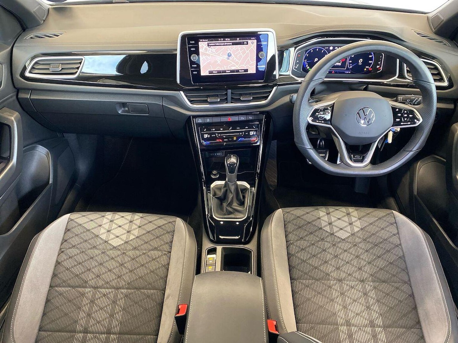 Used Volkswagen T-Roc 2023 for sale - 76040776: Photo 8