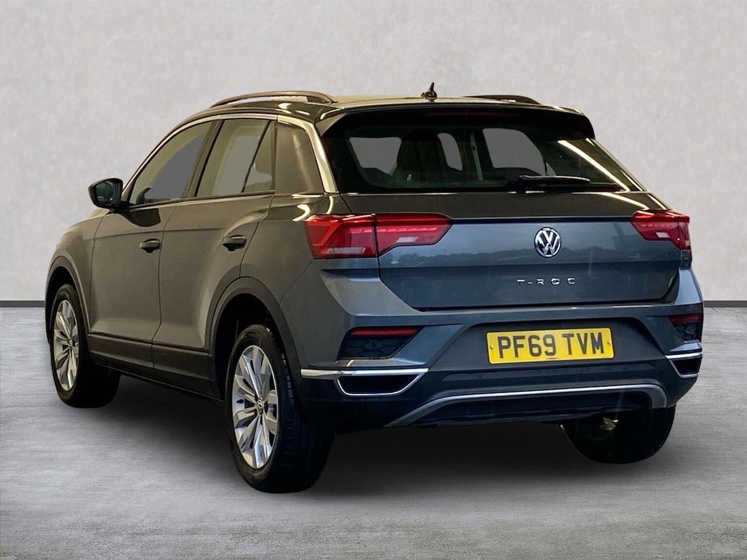 Used Volkswagen T-Roc 2020 for sale - 76392487: Photo 2