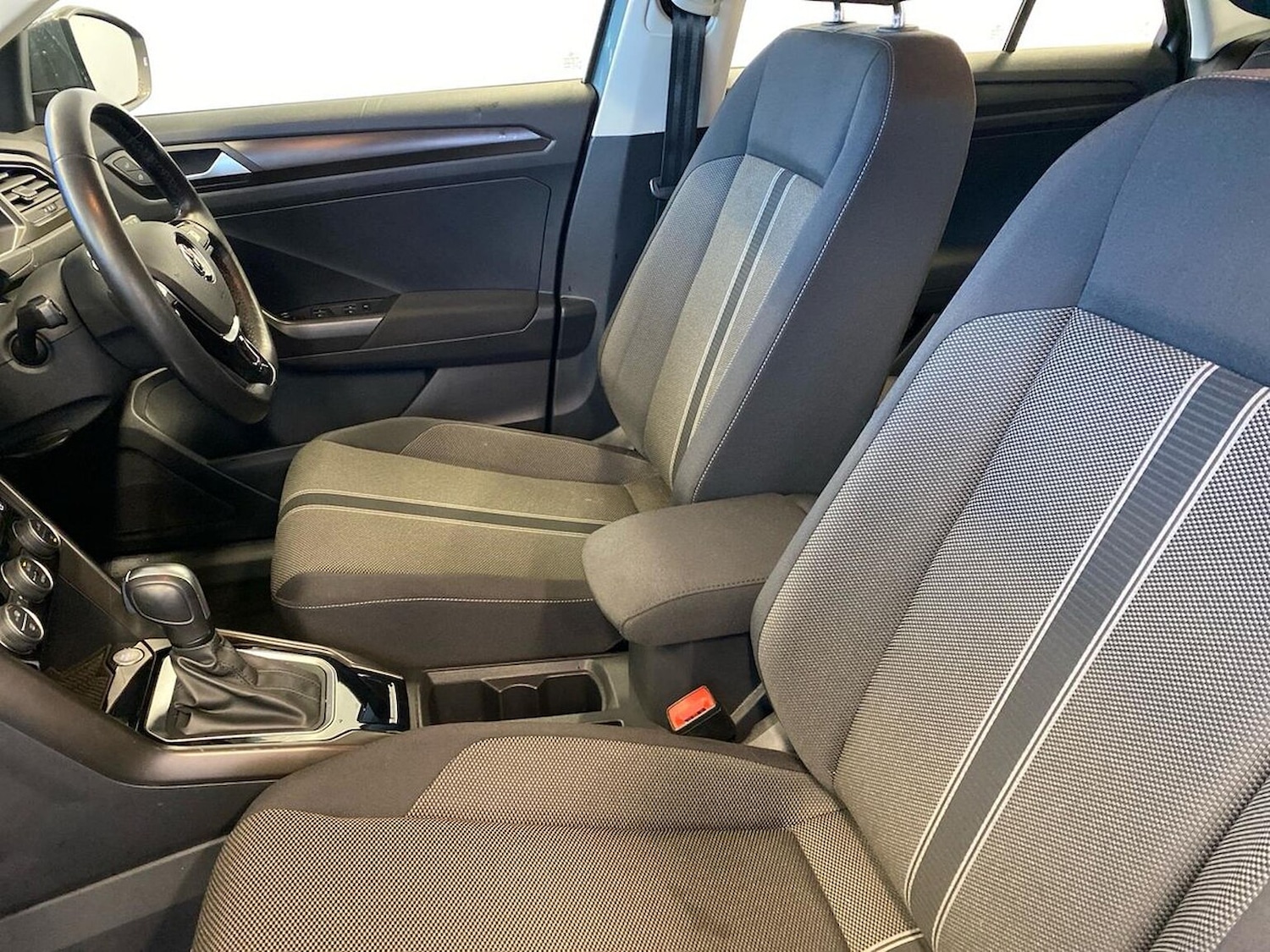 Used Volkswagen T-Roc 2020 for sale - 76392487: Photo 39