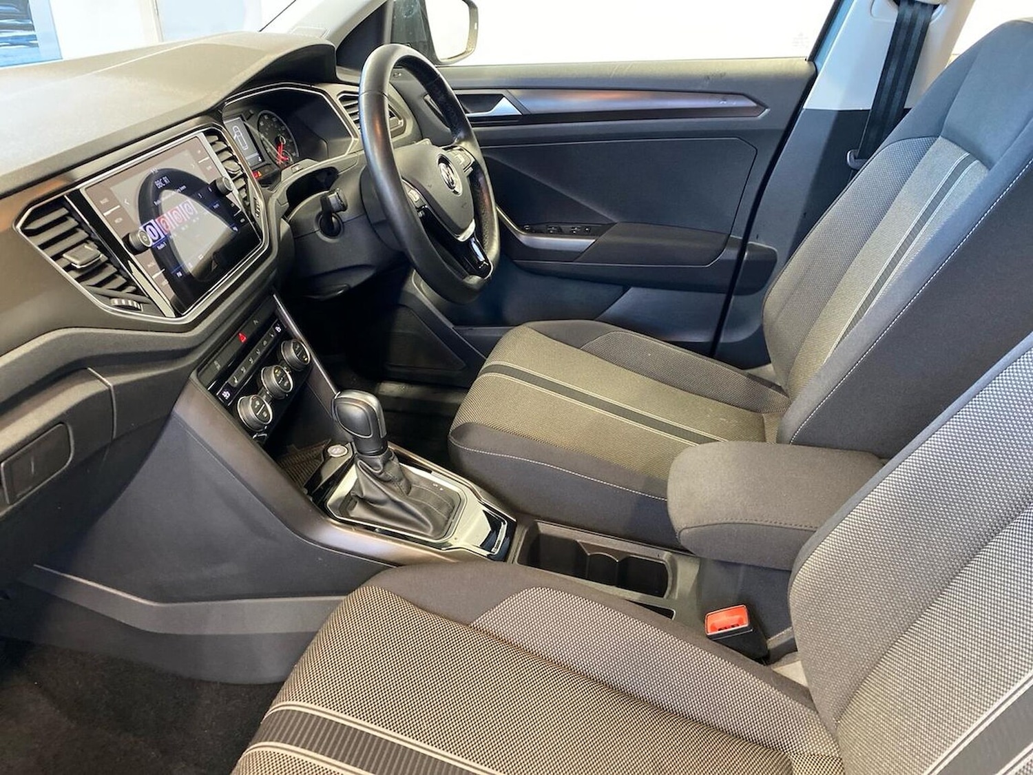 Used Volkswagen T-Roc 2020 for sale - 76392487: Photo 40