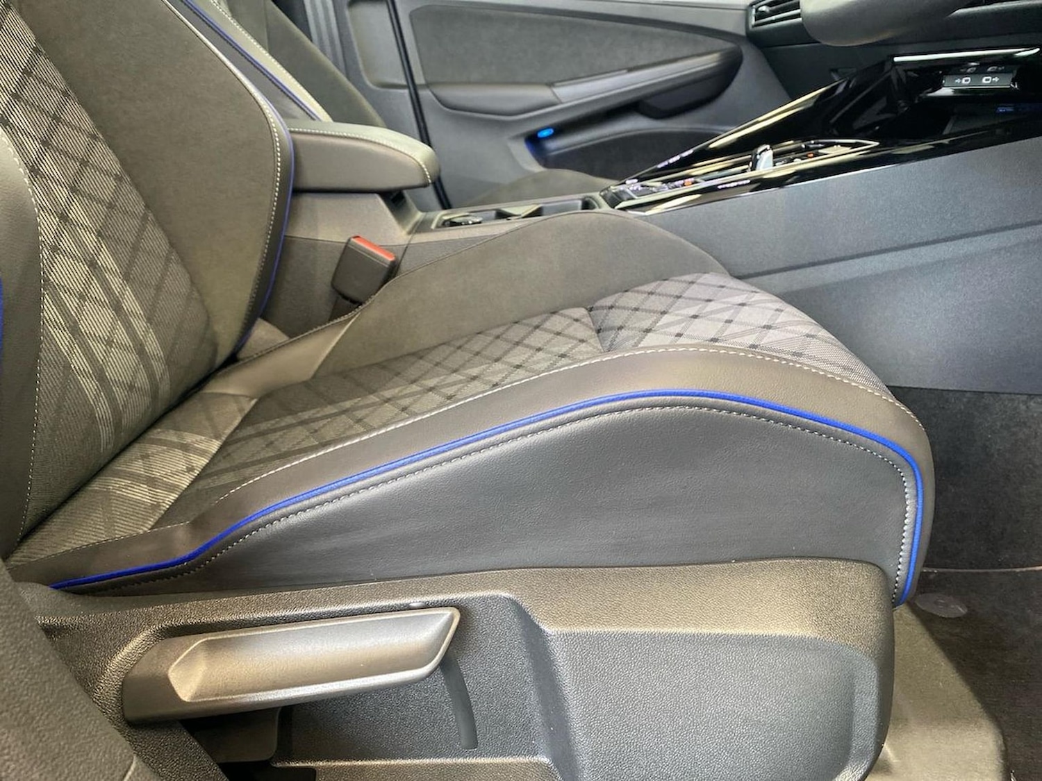 Used Volkswagen Golf 2025 for sale - 78194954: Photo 30