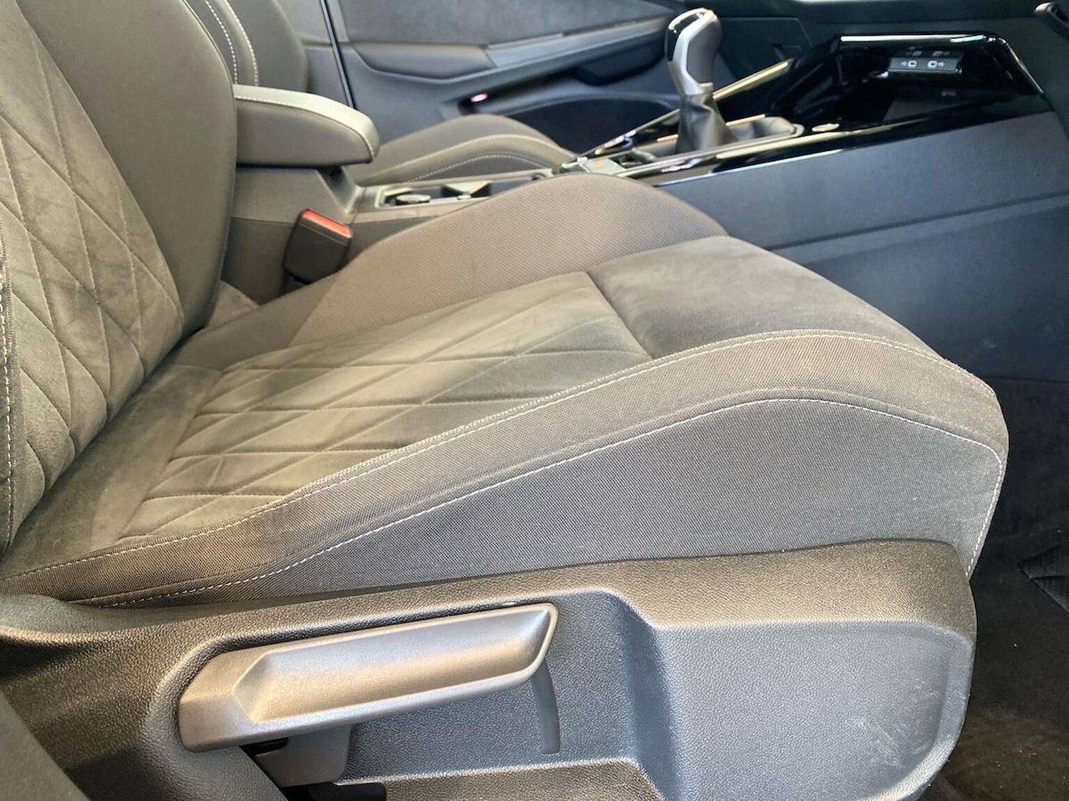 Used Volkswagen Golf 2023 for sale - 78195280: Photo 30