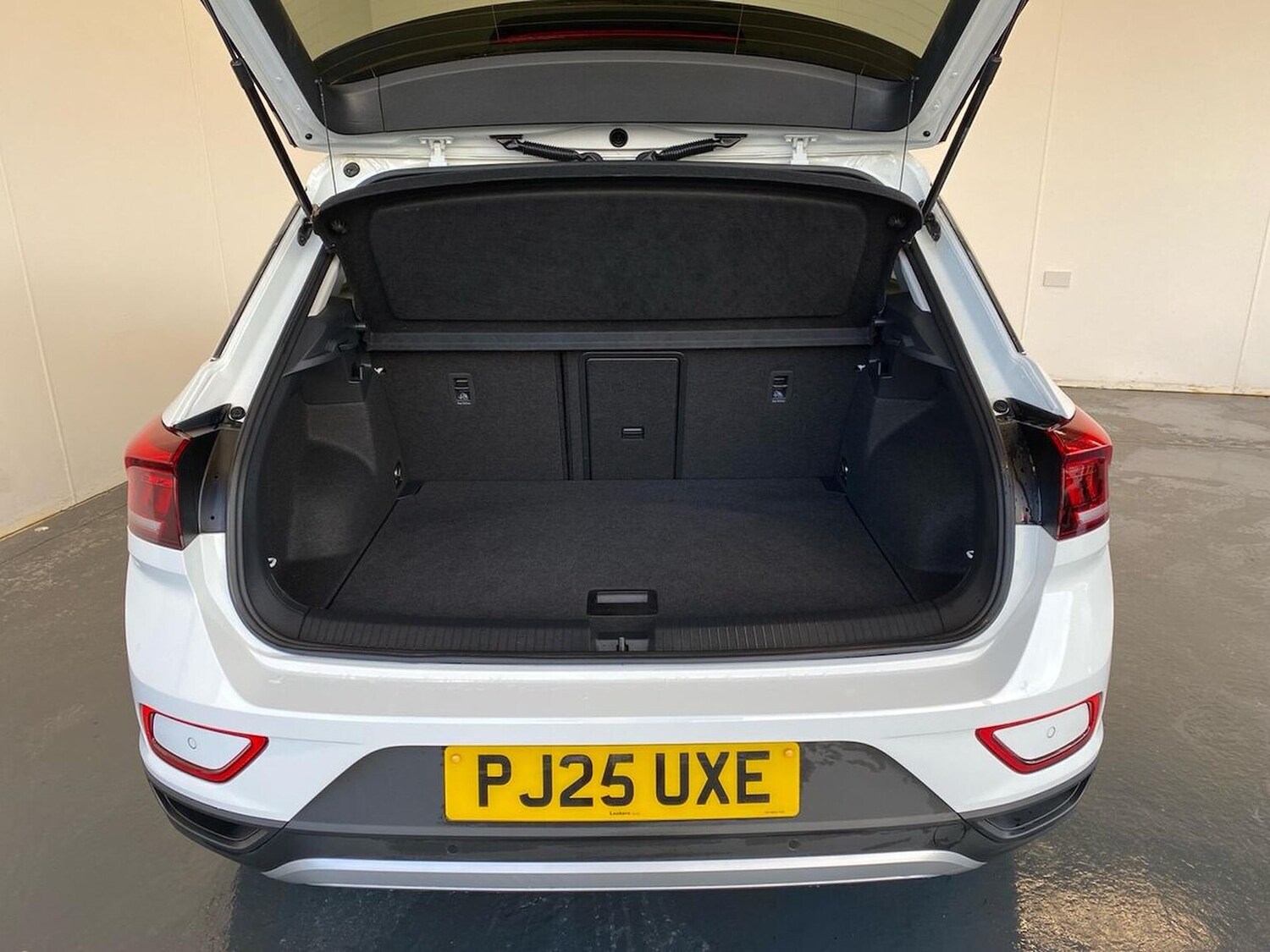 Used Volkswagen T-Roc 2025 for sale - 76663017: Photo 17