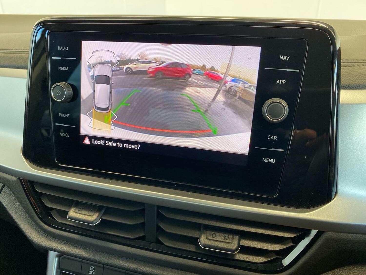 Used Volkswagen T-Roc 2025 for sale - 76663017: Photo 23