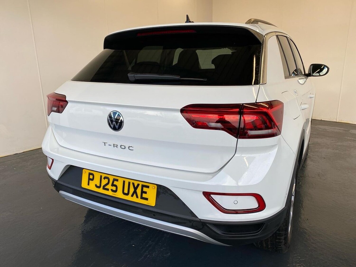 Used Volkswagen T-Roc 2025 for sale - 76663017: Photo 35