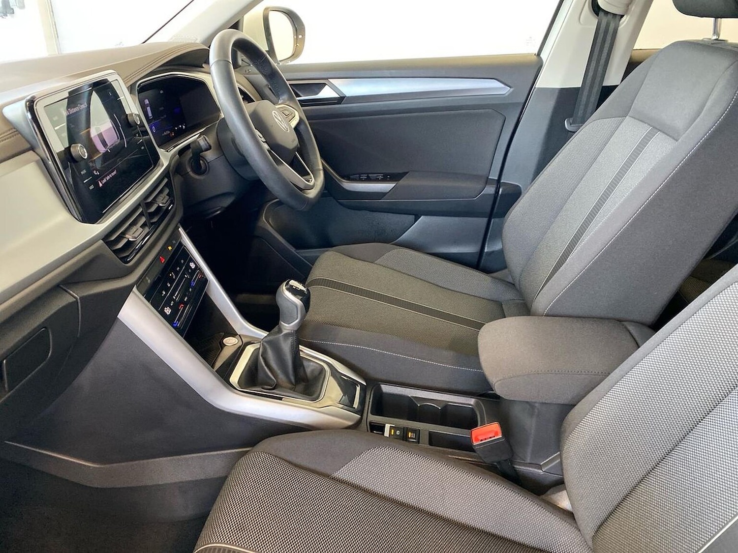 Used Volkswagen T-Roc 2025 for sale - 76663017: Photo 40