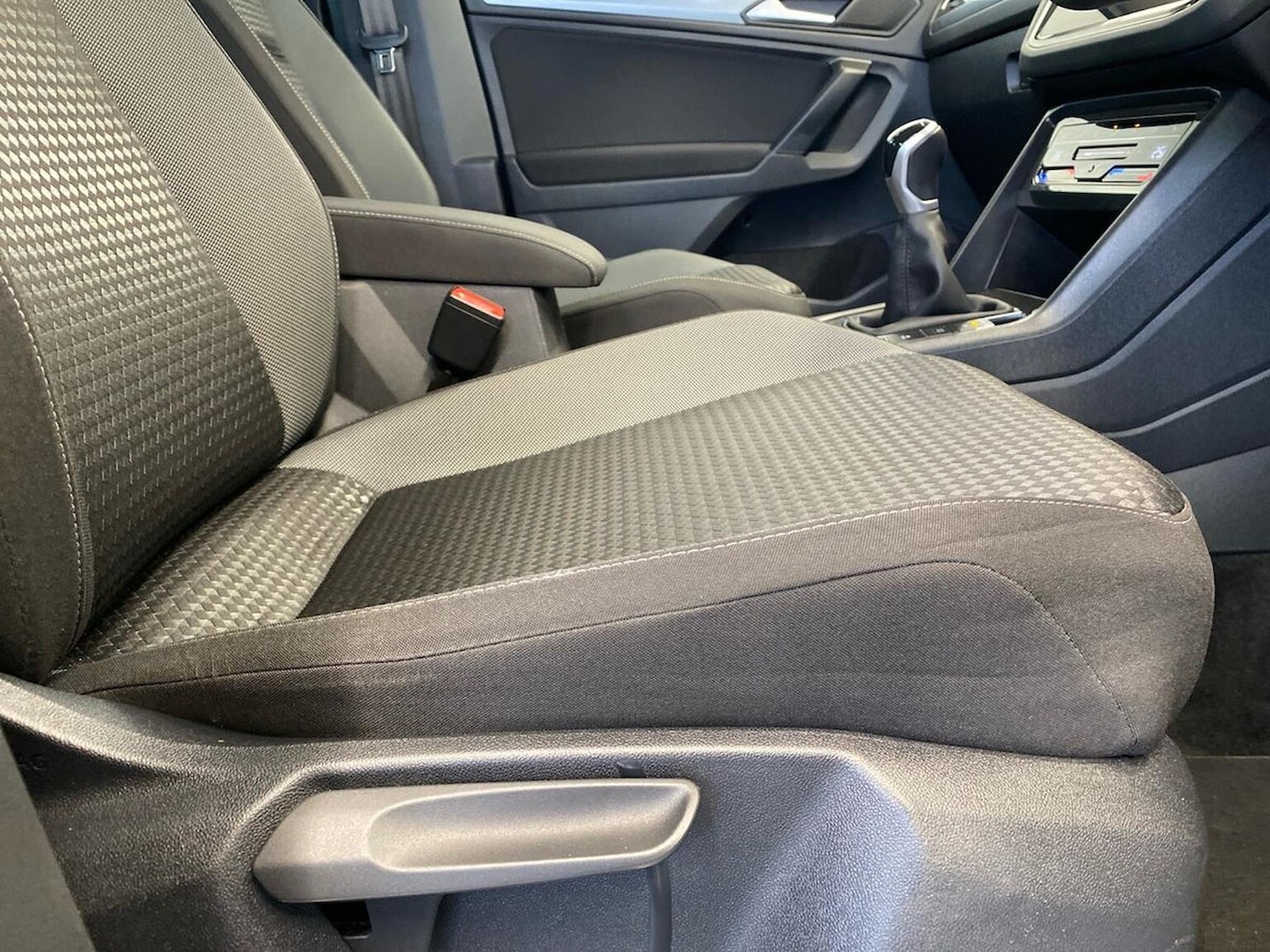 Used Volkswagen Tiguan 2022 for sale - 76906302: Photo 30