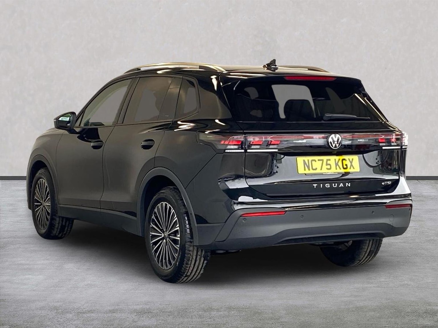 Used Volkswagen Tiguan 2026 for sale - 78195169: Photo 2