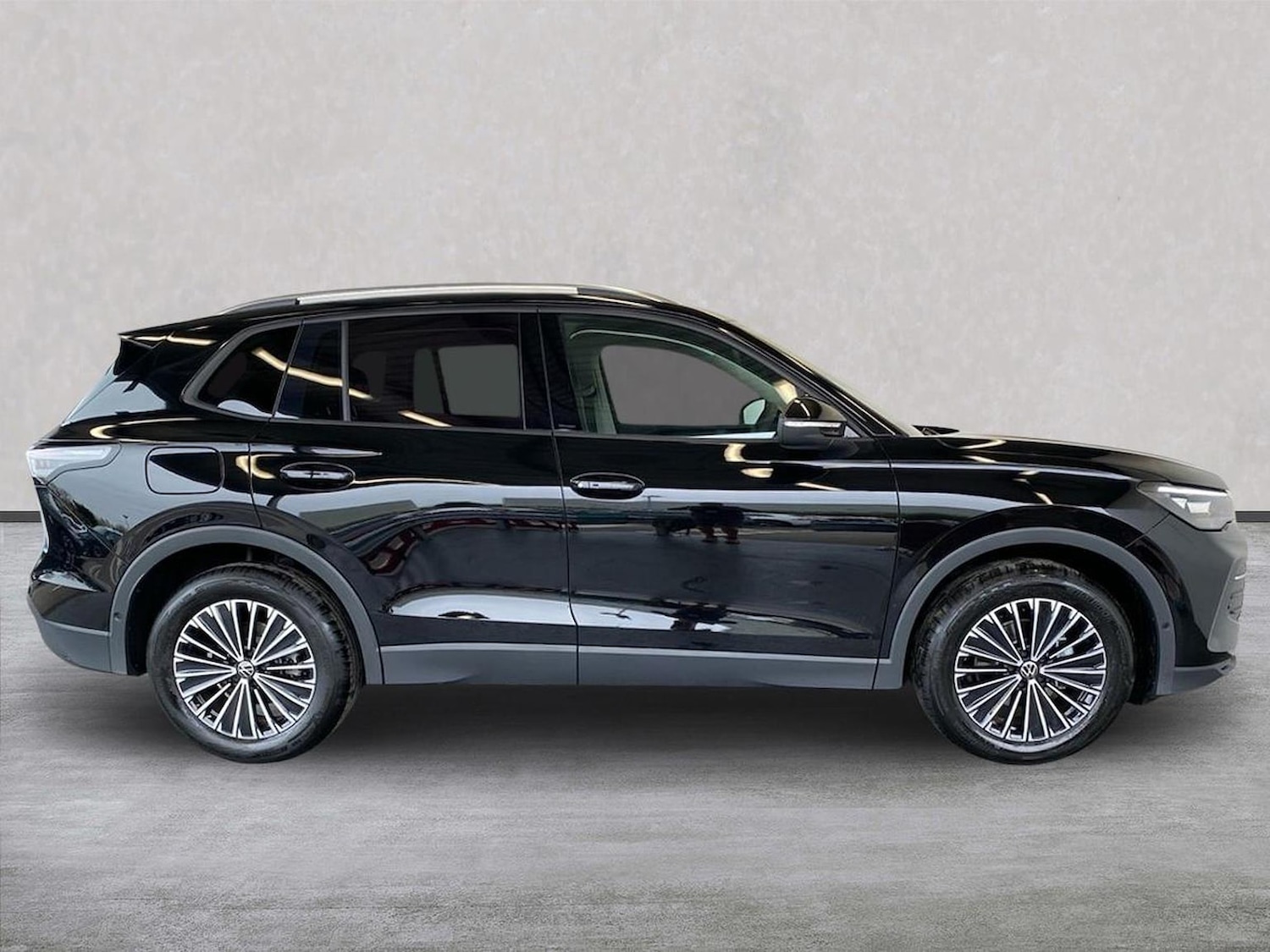 Used Volkswagen Tiguan 2026 for sale - 78195169: Photo 3