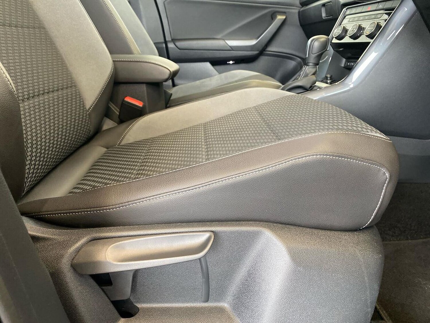 Used Volkswagen T-Roc 2021 for sale - 76313834: Photo 30