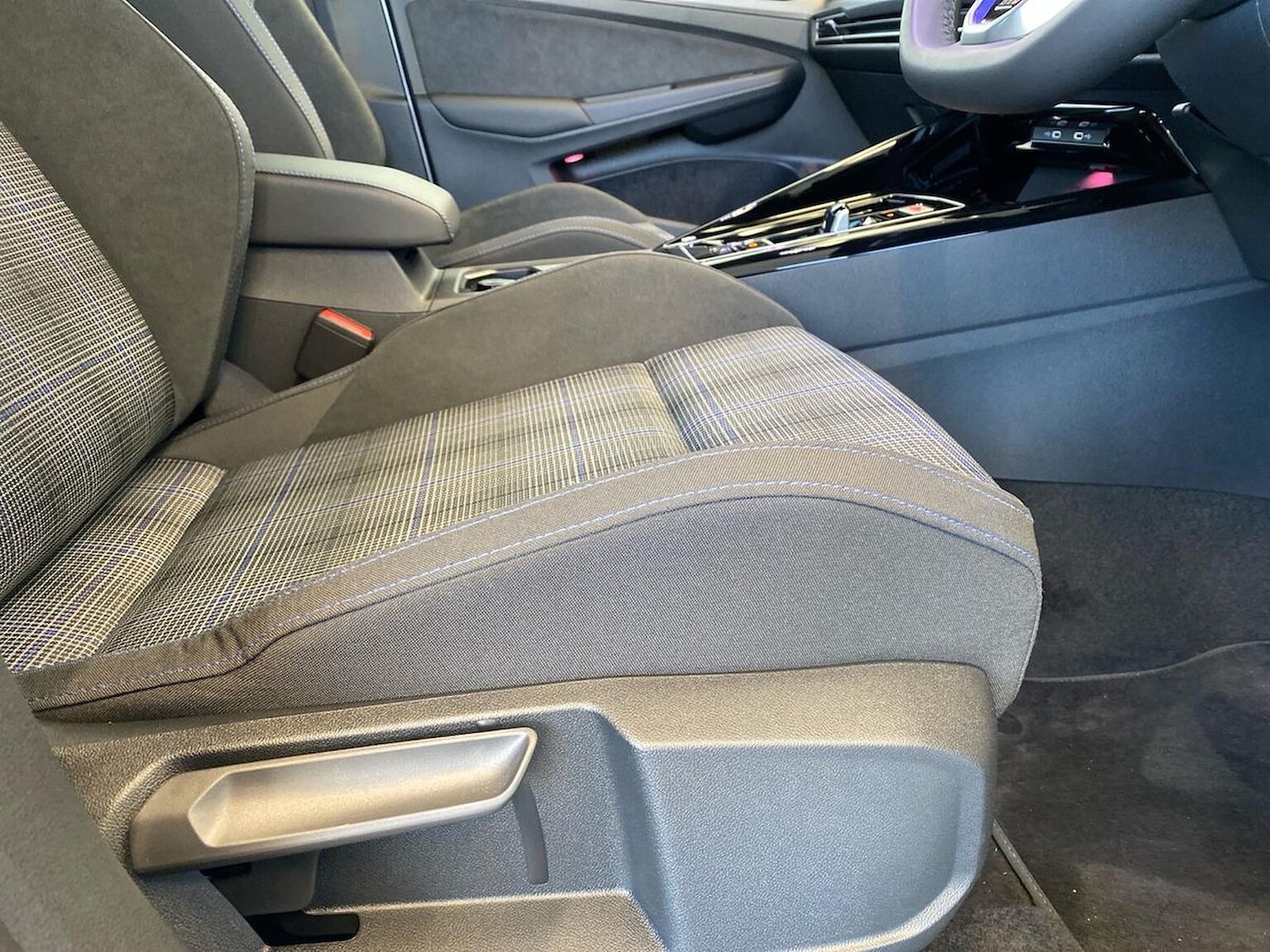 Used Volkswagen Golf 2025 for sale - 77572941: Photo 30