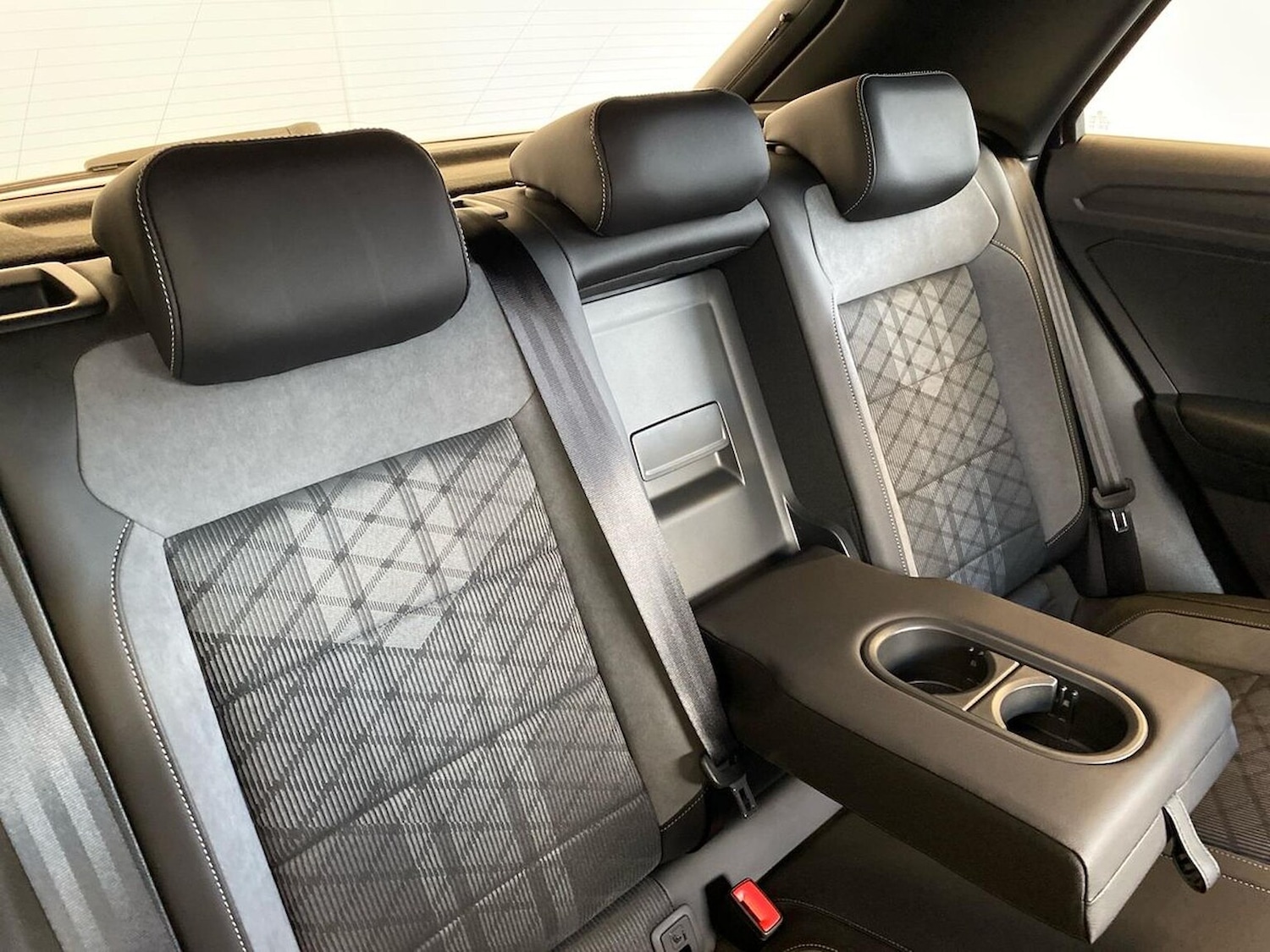 Used Volkswagen T-Roc 2023 for sale - 76699514: Photo 16