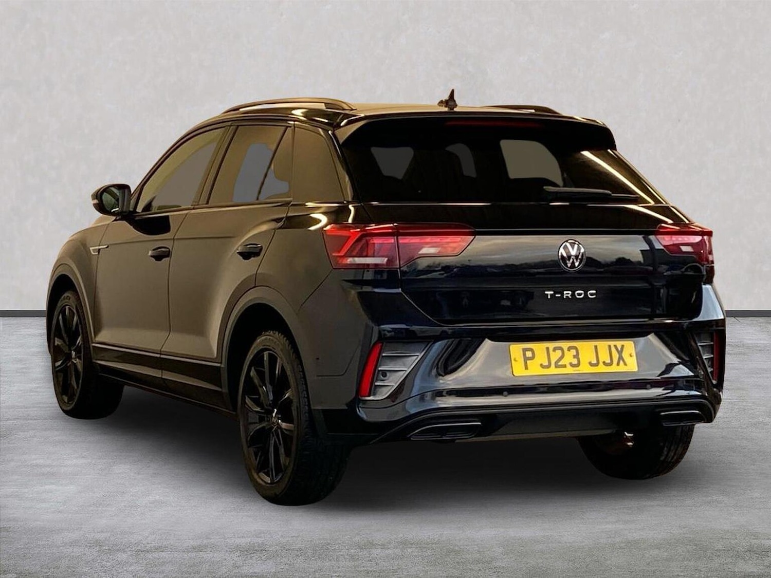 Used Volkswagen T-Roc 2023 for sale - 76699514: Photo 2