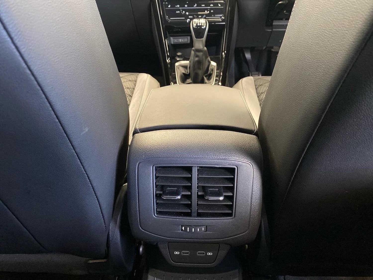 Used Volkswagen T-Roc 2023 for sale - 76699514: Photo 26