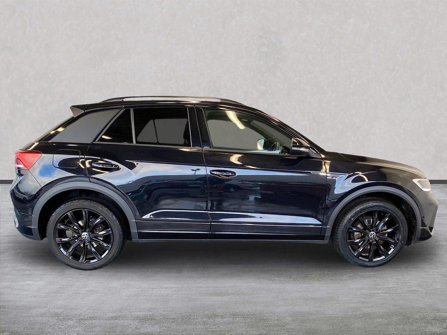 Used Volkswagen T-Roc 2023 for sale - 76699514: Photo 3