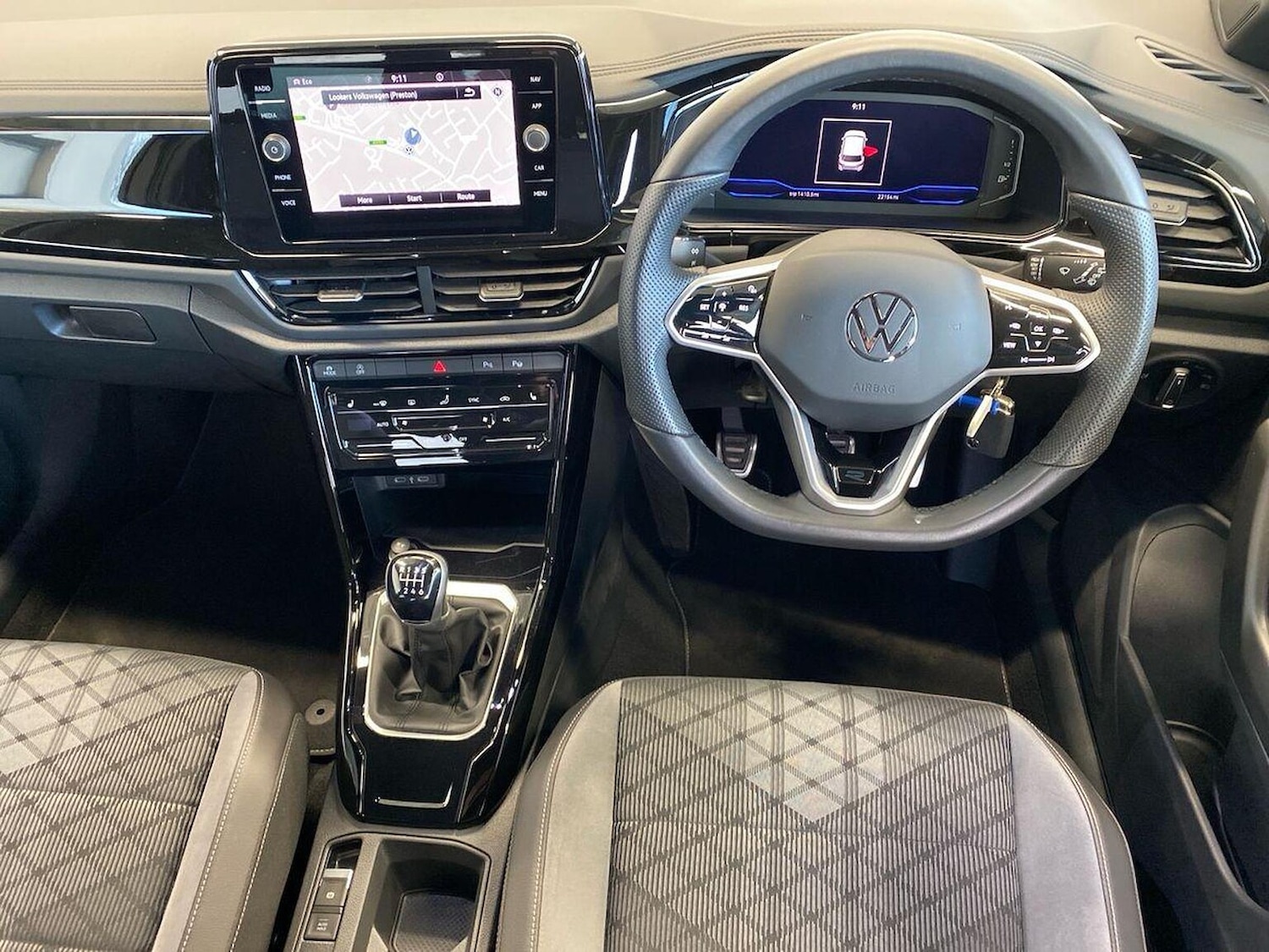 Used Volkswagen T-Roc 2023 for sale - 76699514: Photo 9