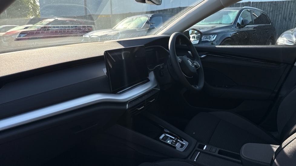 Used Skoda Octavia 2024 for sale - 75929799: Photo 2