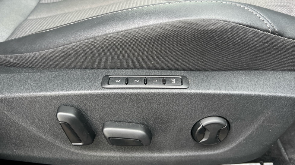 Used Skoda Enyaq 2024 for sale - 76873498: Photo 36