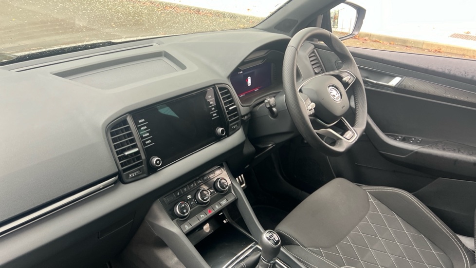 Used Skoda Karoq 2024 for sale - 76873028: Photo 2