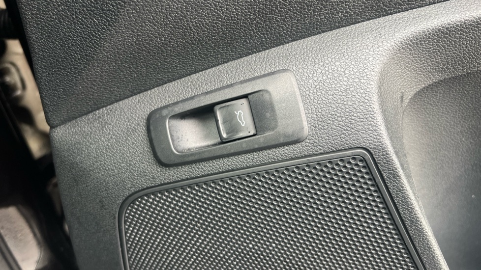 Used Skoda Karoq 2024 for sale - 76873028: Photo 33