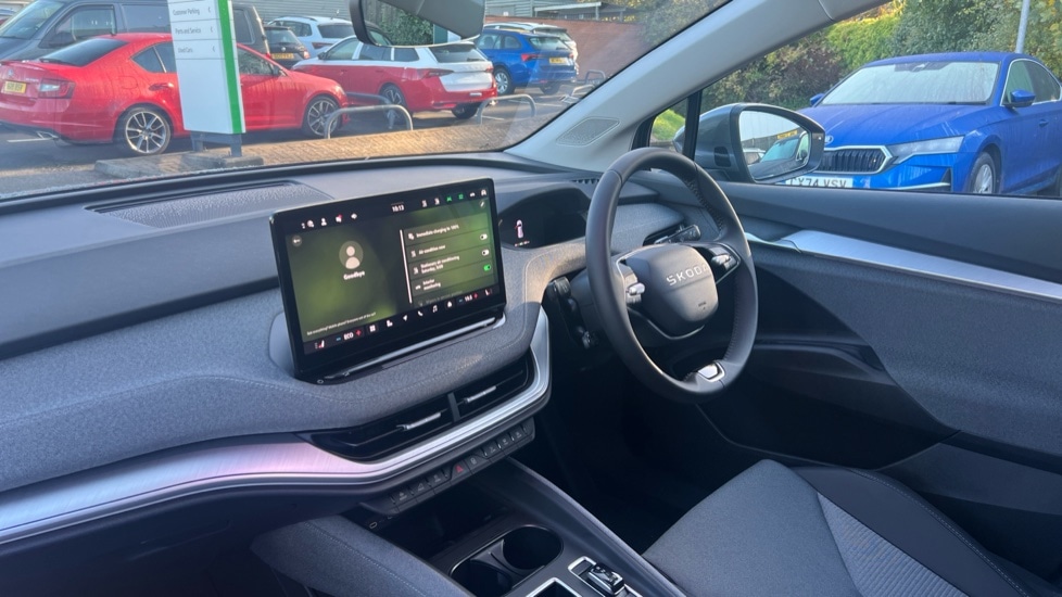 Used Skoda Enyaq 2025 for sale - 76873468: Photo 2