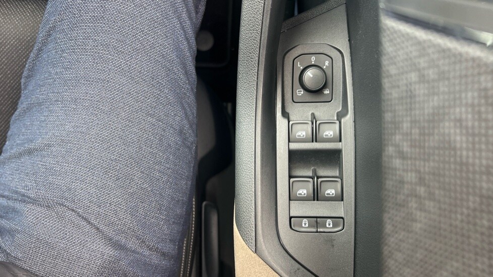 Used Skoda Karoq 2025 for sale - 76523563: Photo 37