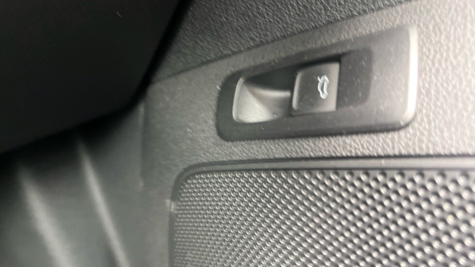 Used Skoda Karoq 2025 for sale - 76062286: Photo 32